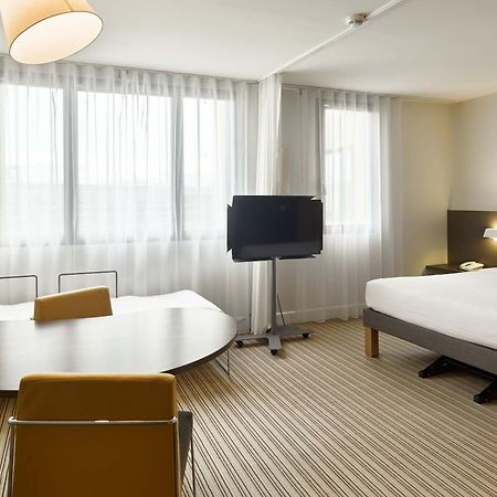 B&B Hotel Velizy Est Dış mekan fotoğraf