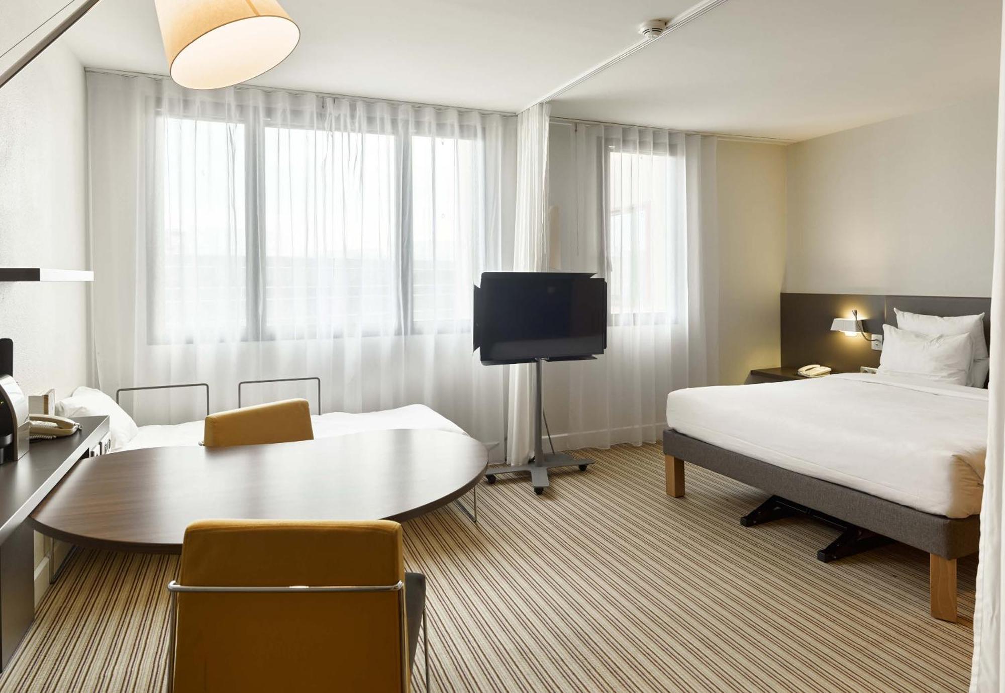 B&B Hotel Velizy Est Dış mekan fotoğraf