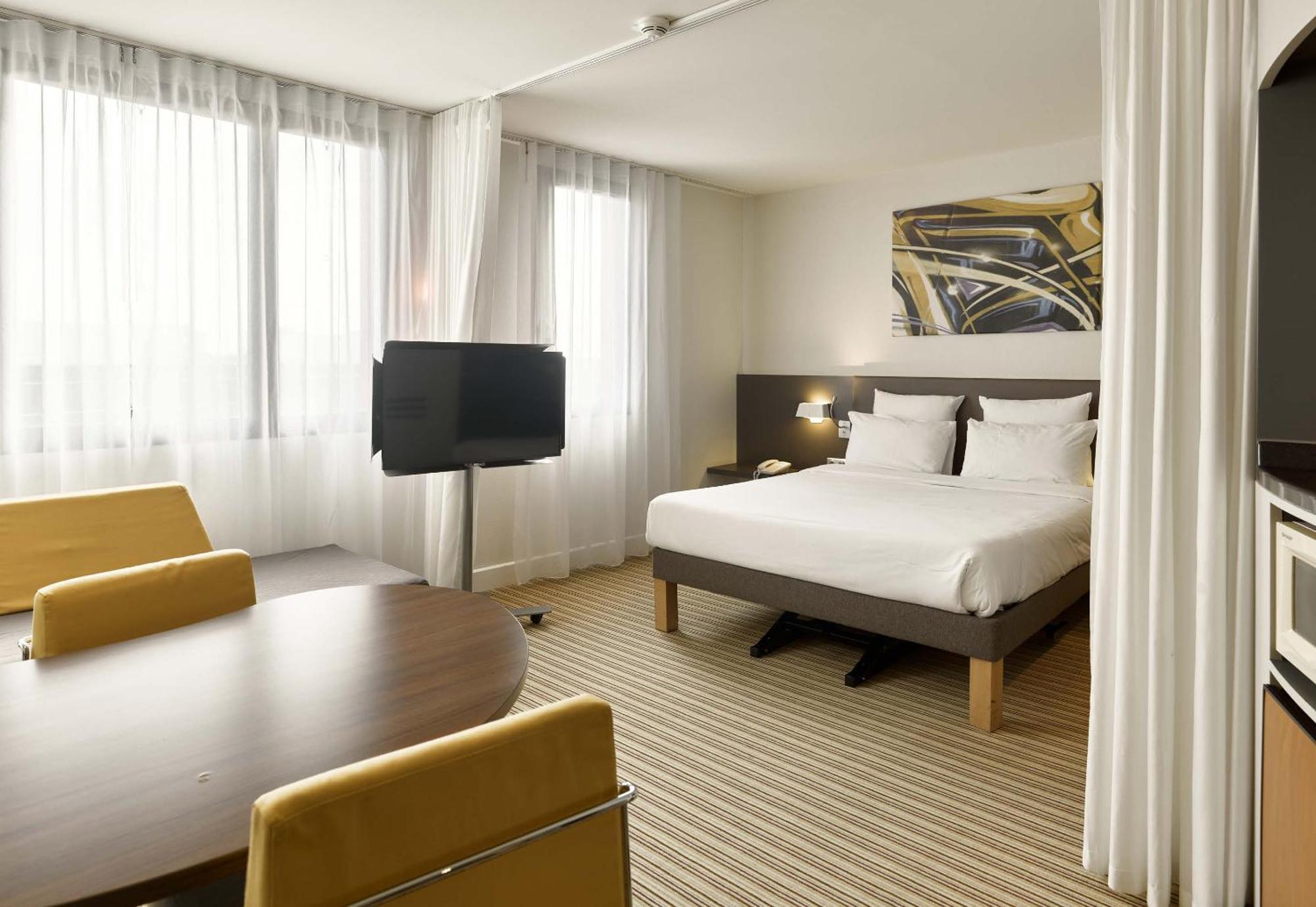B&B Hotel Velizy Est Dış mekan fotoğraf